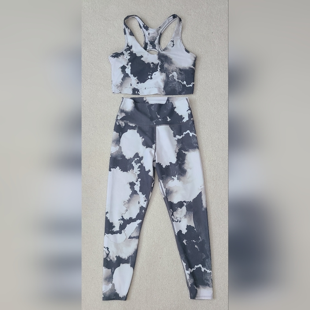 NWOT Sage Collective Cloud Dye Black/gray Workout Set Top L Bottoms M